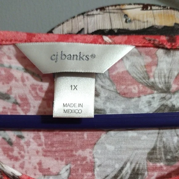 CJ Banks, Vibrant And Stylish Floral Red Women's Top - Picture 2 of 4